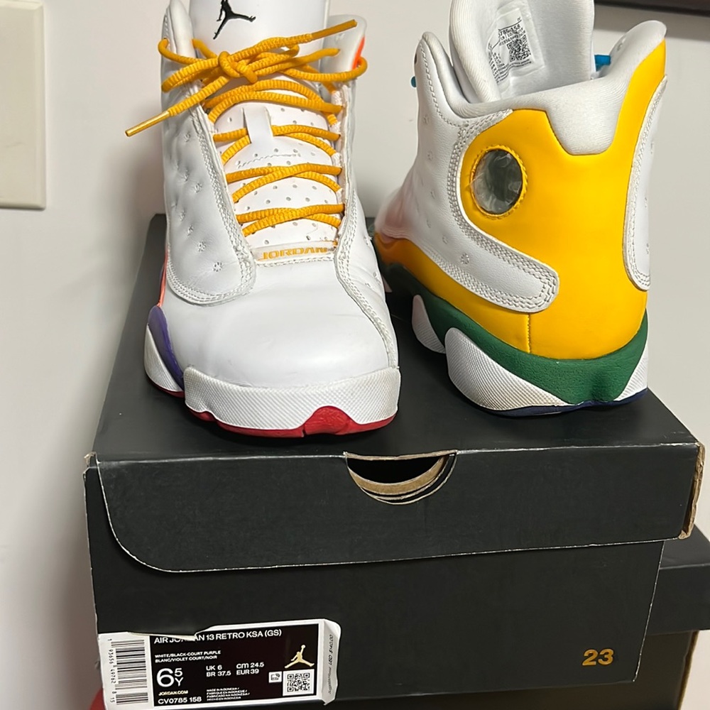 Air Jordan 13 Retro multicolor